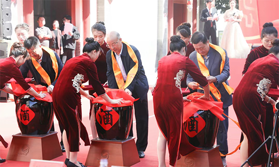 匠心傳承 文脈永續(xù)丨第十五屆九九秦池酒文化慶典活動(dòng)即將盛大啟幕 匠心傳承 文脈永續(xù)丨第十五屆九九秦池酒文化慶典活動(dòng)即將盛大啟幕