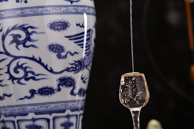 筑春醬酒仿元青花飛鳳紋梅瓶 醬香型【53度 5L】