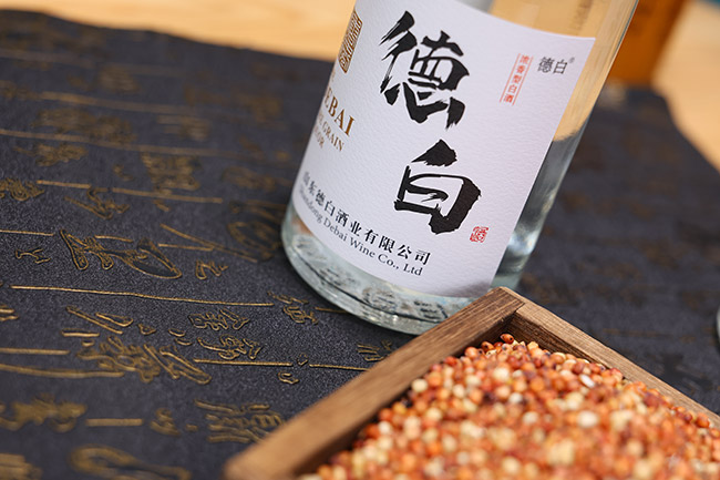 德白酒 濃香型酒【42度450ml】